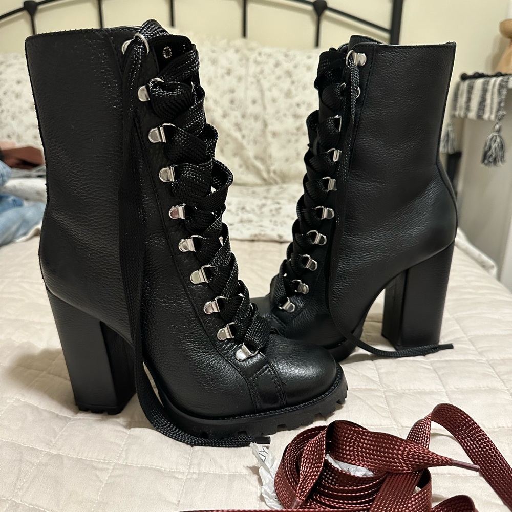 Schutz Zara Up black boot size 6.5